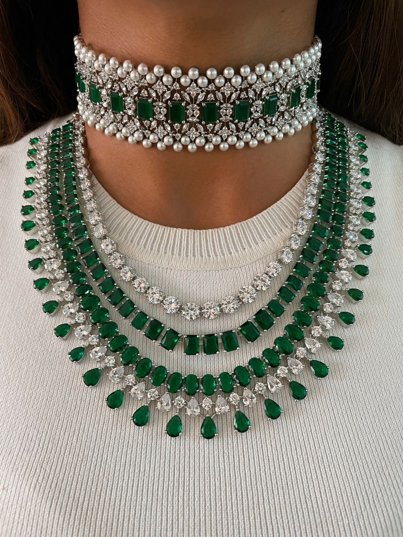Maharani 2 Layer Diamond & Pearl Emerald Choker Necklace Maharani Set — front view — Prerto