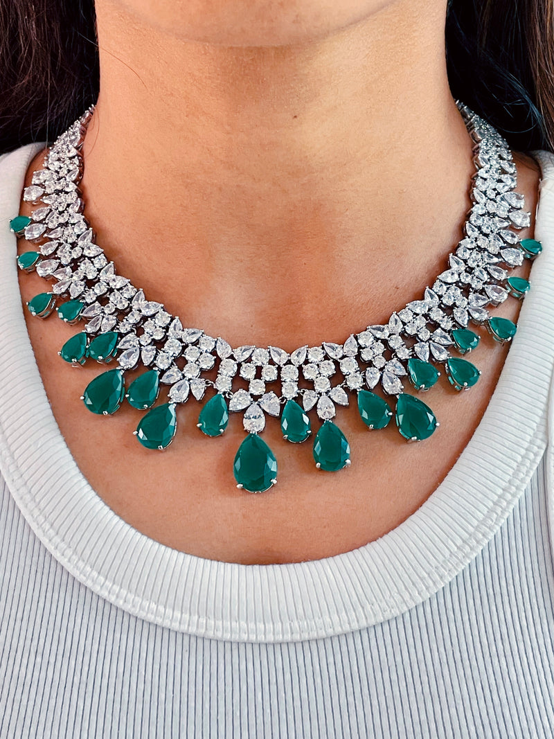 Daffodil Emerald Diamond Setting Jewellery Set — front view — Prerto