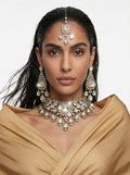 Qamar Moissanite Polki Kundan Diamond Luxe Necklace Earrings Maang Tikka Set — front view — Prerto