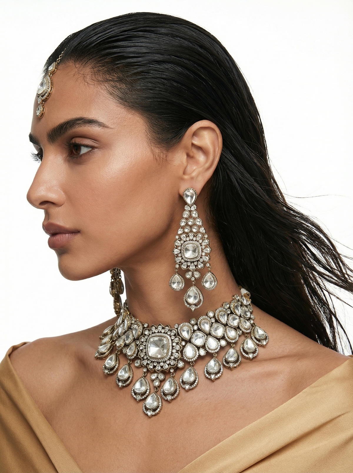 Qamar Moissanite Polki Kundan Diamond Luxe Necklace Earrings Maang Tikka Set — flat lay — Prerto