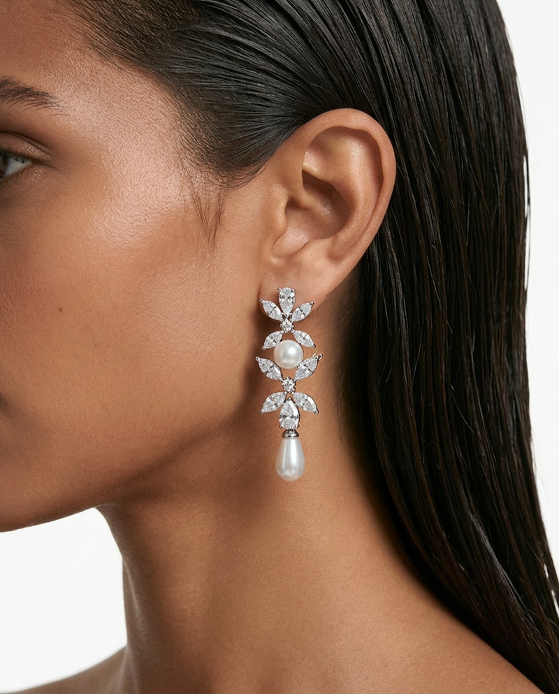 Ensemble de colliers floraux en zircone façon perle et diamant Zoya