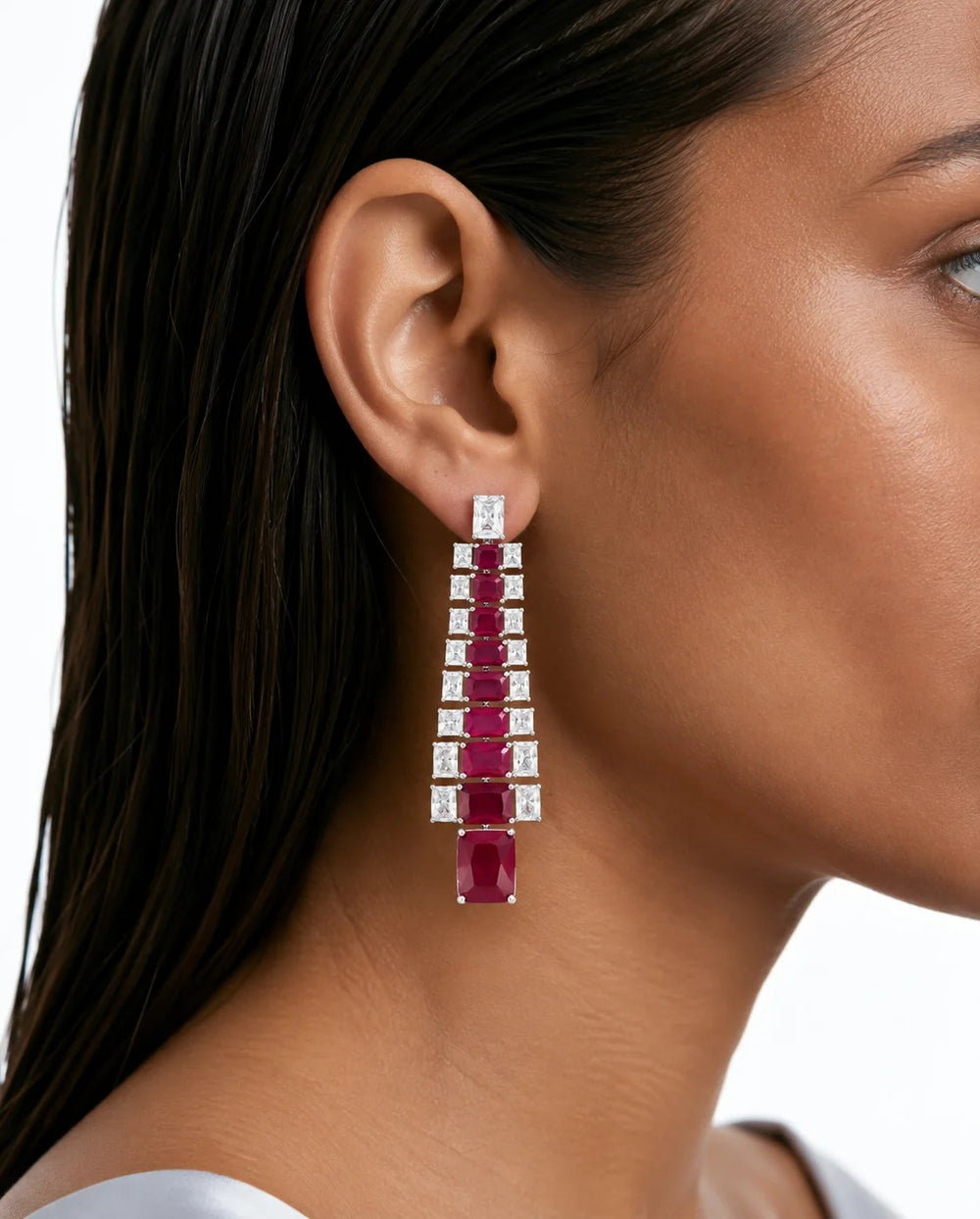 Maharani Auri Ruby Square Drop & Ivana Ruby Baguette Single Line Tennis Diamond Collier Ensemble (2 colliers et 2 boucles d'oreilles)