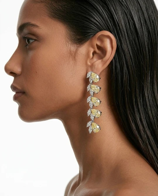 Maharani citrien kussen gesneden met zirkoondetails en grote citrien stenen kettingset & Vaanya citrien druppels & diamantachtige zirkoon enkele lijn statement kettingset (2 kettingen en 2 oorbellen)