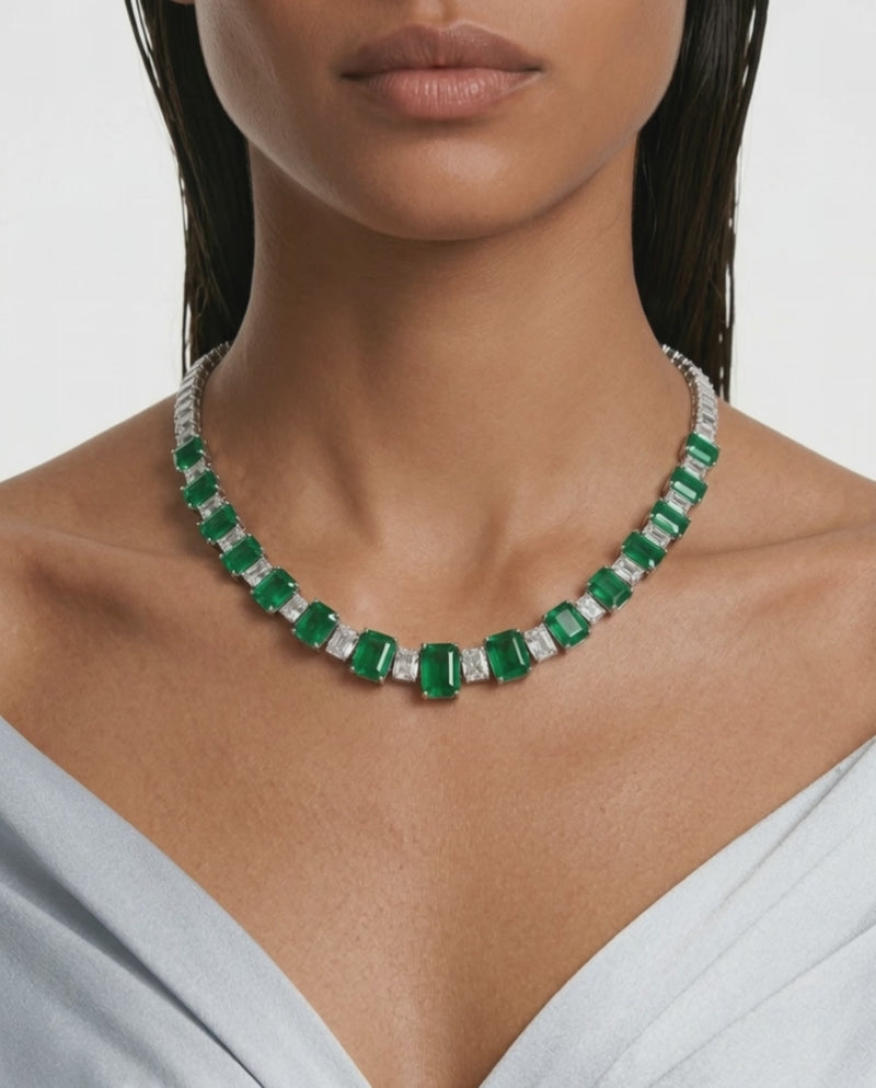 Conjunto de collar llamativo con engaste comprimido de circonita tipo diamante y esmeralda Dima (collar y aretes)