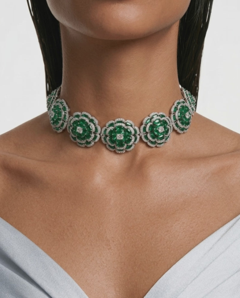 Emerald Cushion gesneden met zirkoondetails en grote smaragdstenen ketting (ketting en oorbellen)