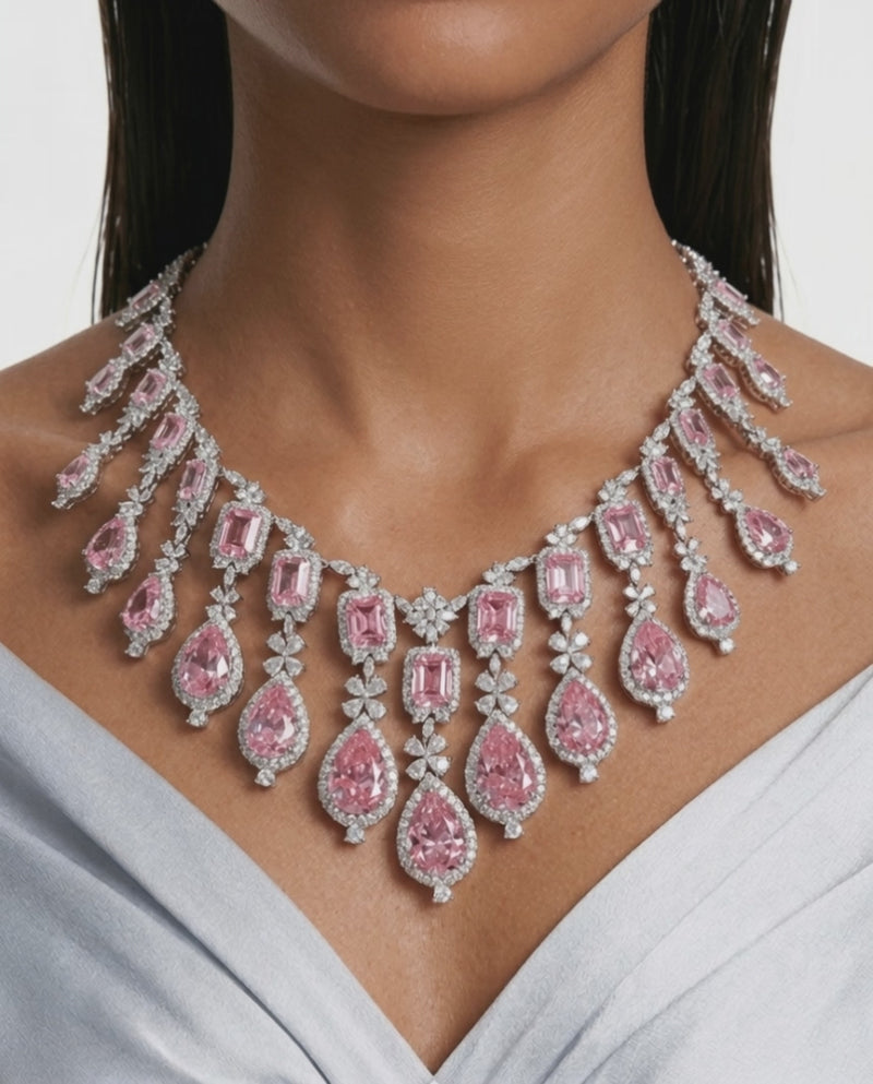 Avela roze diamantachtige zirkoon kettingset (ketting en oorbellen)