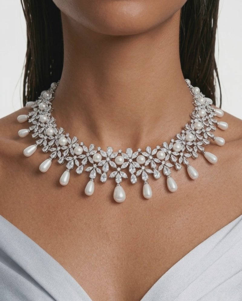Ensemble de colliers floraux en zircone façon perle et diamant Zoya