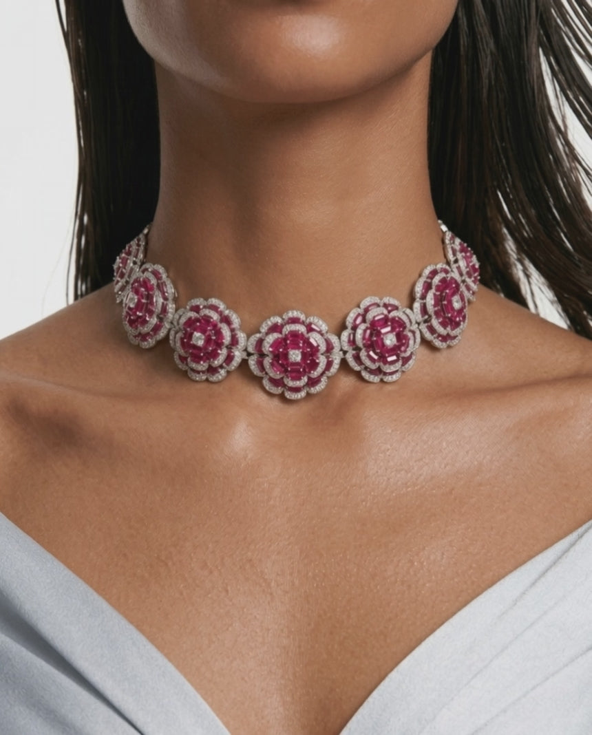 Corte de cojín esmeralda con detalles de circón y un gran juego de collar de piedra esmeralda (collar y aretes)