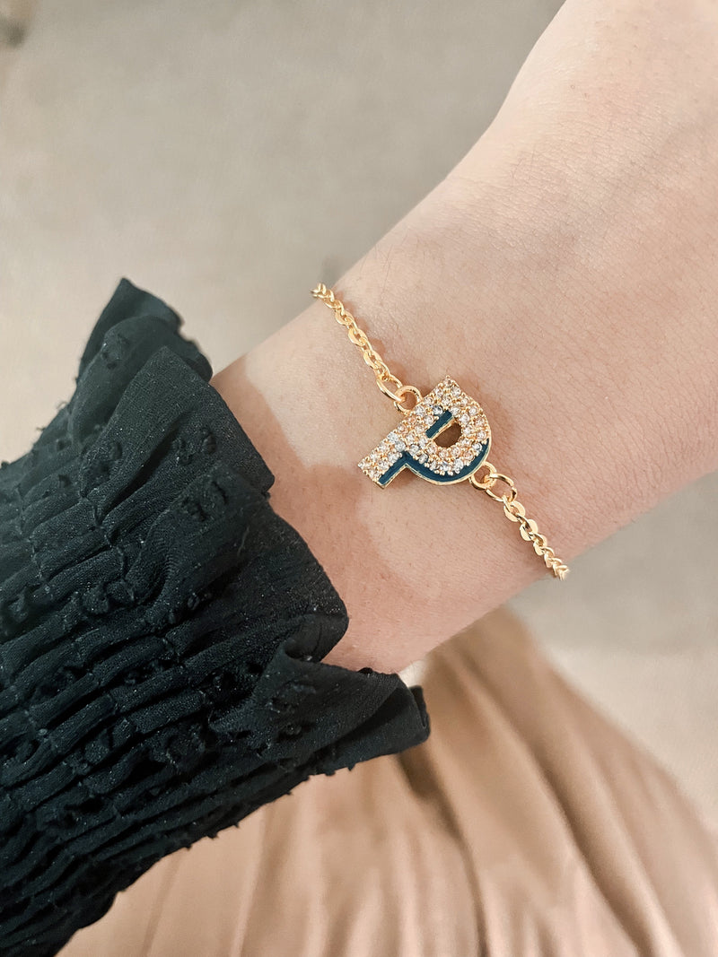 Shadow Iniziale Dual-Tone Initial Charm Bracelet — detail view — Prerto