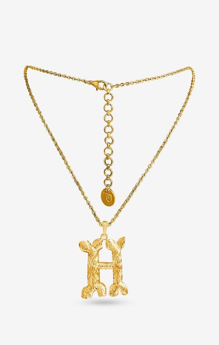 Iniziale Gold Initial Charm Necklace — front view — Prerto