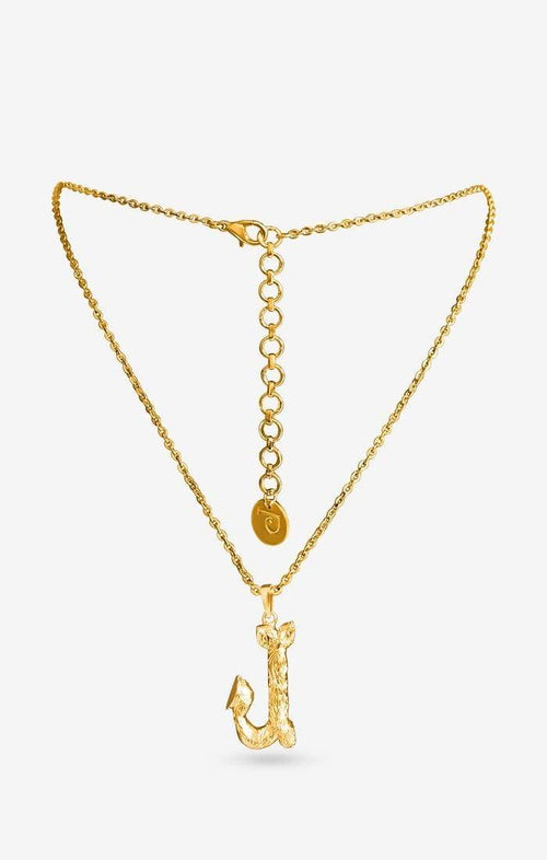 Iniziale Gold Initial Charm Necklace — flat lay — Prerto